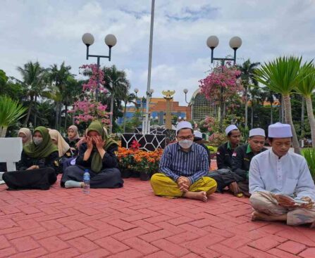 ziarah ke makam pahlawan