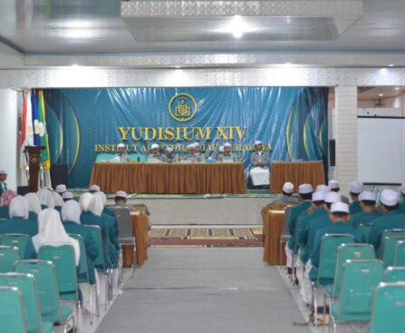 YUDISIUM KE XIV INSTITUT AL FITHRAH SURABAYA