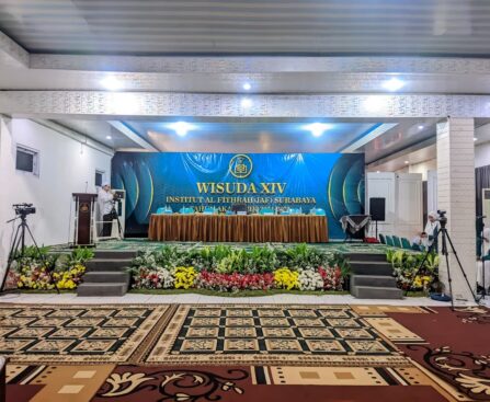 WISUDA KE-14 INSTITUT AL FITHRAH SURABAYA: MENEGUHKAN SEMANGAT ILMIAH DAN MORAL QUR’ANI