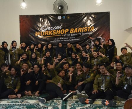 Kreativitas Mahasiswa Lewat Seni Pembuatan Mocktail