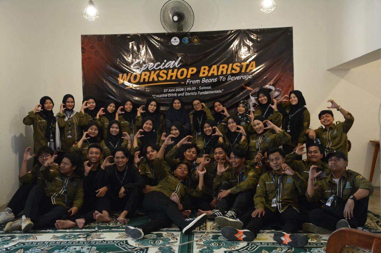 Kreativitas Mahasiswa Lewat Seni Pembuatan Mocktail