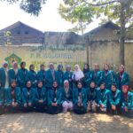 mahasiswi KKN